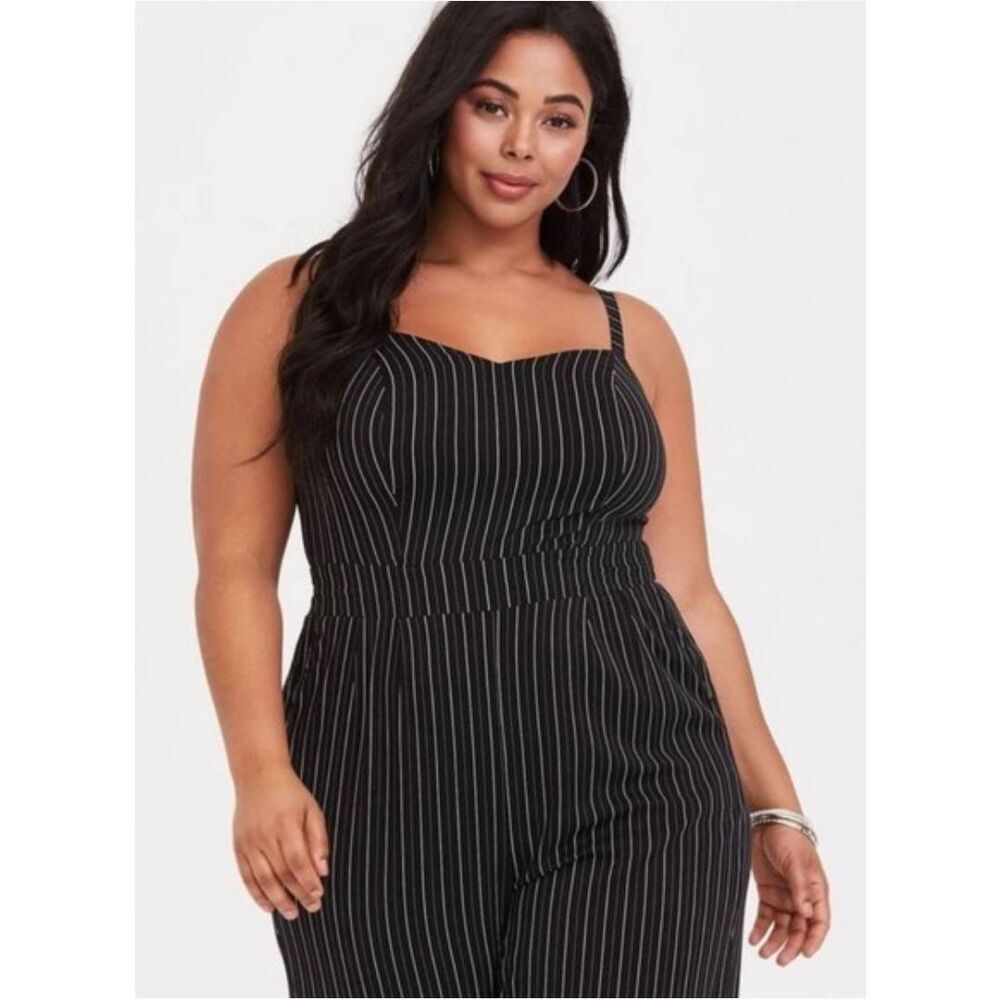 Torrid Black & White Wide Leg Challis Jumpsuit Plus Size 1XL Pockets - Picture 3 of 13